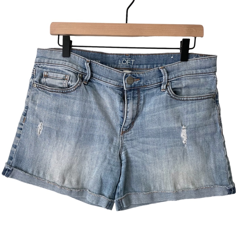 LOFT | Mid Rise Denim Roll Short Distressed Light Wash Super Soft Size 8